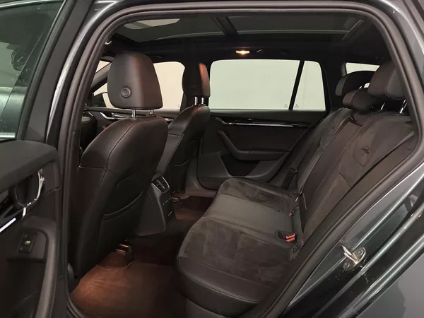 Škoda Octavia 2.0TDI*LaK*TAŽNÉ*NEZ*TOP*NAVI - foto 6