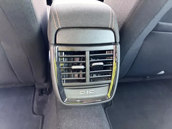 Škoda Kamiq 85kw, TOP SELECTION,1.MAJITEL. - foto 15