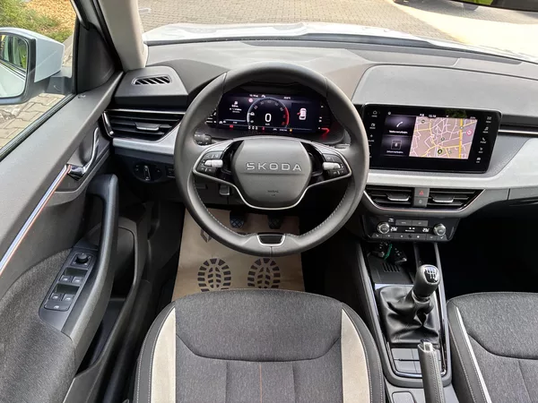 Škoda Kamiq 85kw, TOP SELECTION,1.MAJITEL. - foto 16