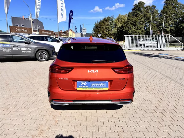 Kia Ceed 1.5T-GDi 118kW GT LINE AUTOMAT - foto 6