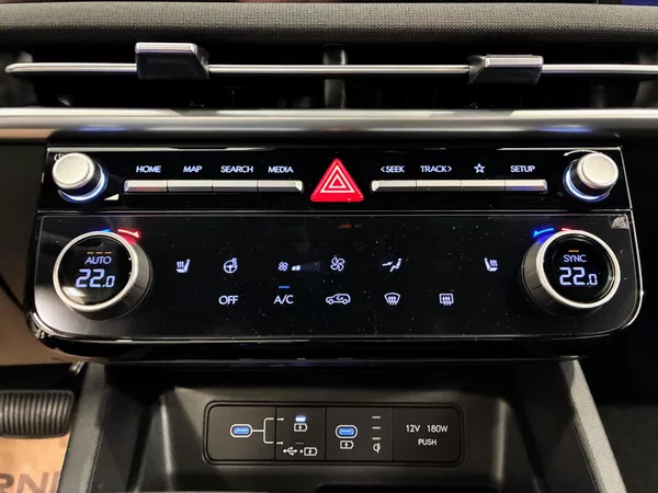 Hyundai Tucson 1,6 T-GDi 110kW GO CZECH + - foto 13
