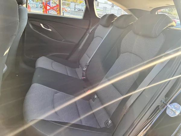 Hyundai i30 1.5DPi 81kW COMFORT ALU - foto 13