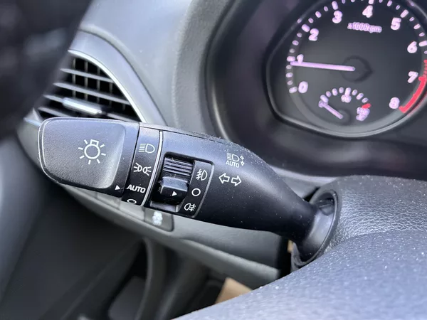 Hyundai i30 1.5DPi 81kW COMFORT ALU - foto 24