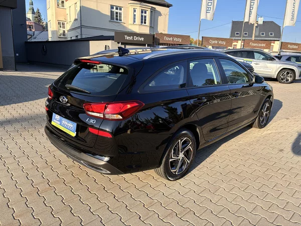 Hyundai i30 1.5DPi 81kW COMFORT ALU - foto 7