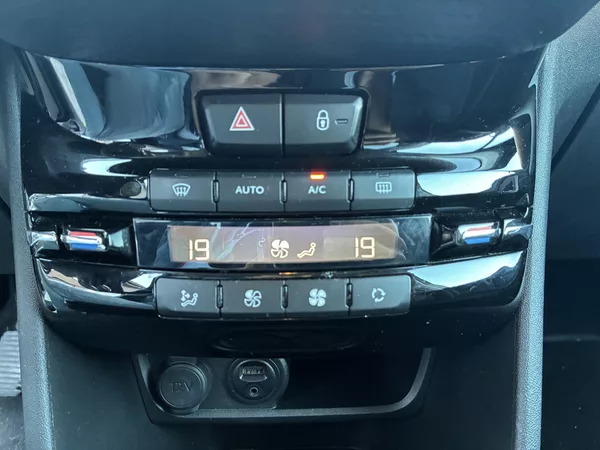 Peugeot 2008 60kW KLIMA ČR - foto 17