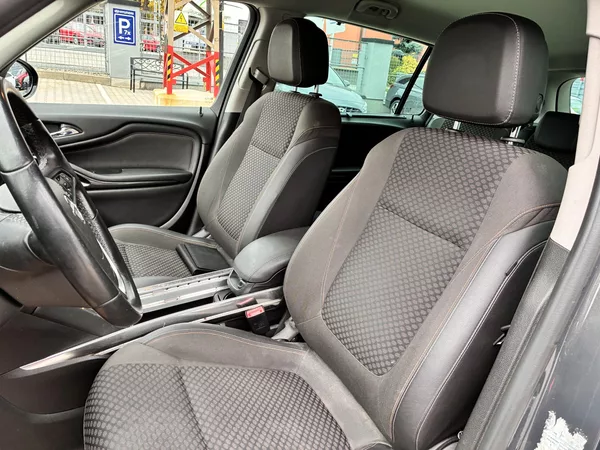 Opel Zafira Tourer 2.0CDTi 125kW AT 7MÍST - foto 10