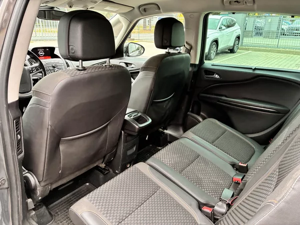 Opel Zafira Tourer 2.0CDTi 125kW AT 7MÍST - foto 12