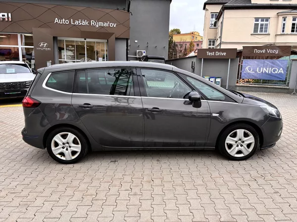 Opel Zafira Tourer 2.0CDTi 125kW AT 7MÍST - foto 8