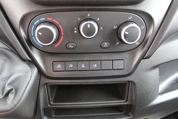 Iveco Daily 35S140 2,3 Hi-Matic Maxi+Klima - foto 15