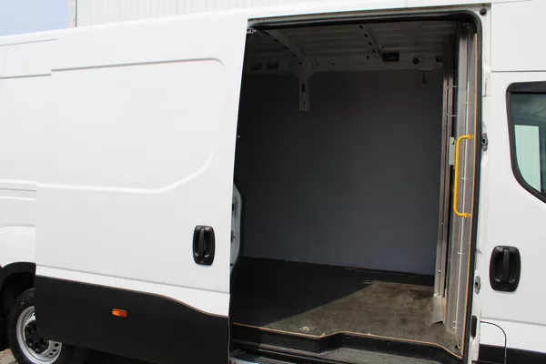Iveco Daily 35S140 2,3 Hi-Matic Maxi+Klima - foto 8