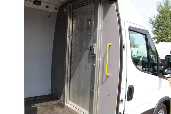 Iveco Daily 35S140 2,3 Hi-Matic Maxi+Klima - foto 9