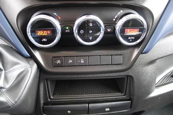 Iveco Daily 35S140 2,3 L2H2 Hi-Matic+Klima - foto 13