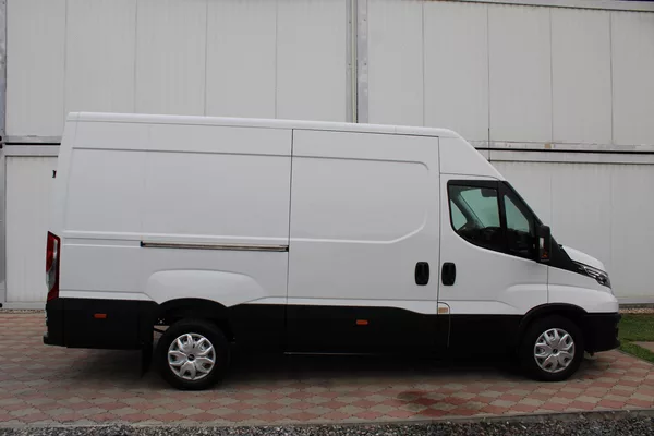 Iveco Daily 35S140 2,3 L2H2 Hi-Matic+Klima - foto 3