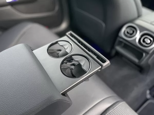 Mercedes-Benz Třídy C 220d 4Matic - foto 13