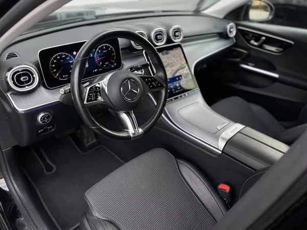Mercedes-Benz Třídy C 220d 4Matic - foto 17