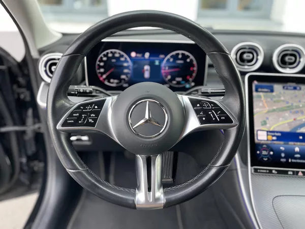 Mercedes-Benz Třídy C 220d 4Matic - foto 20