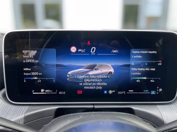 Mercedes-Benz Třídy C 220d 4Matic - foto 24