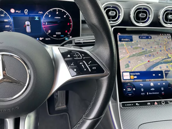 Mercedes-Benz Třídy C 220d 4Matic - foto 26