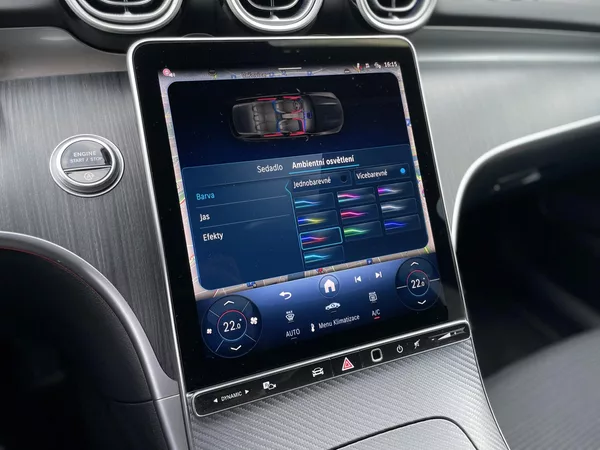Mercedes-Benz Třídy C 220d 4Matic - foto 33