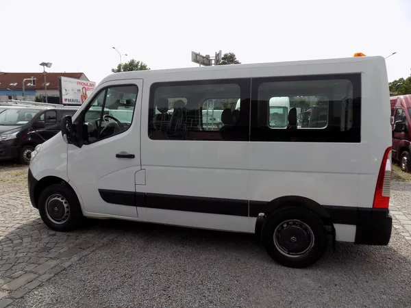 Opel Movano 2,3 CDTI 107 KW L1H1 9 MÍST - foto 17
