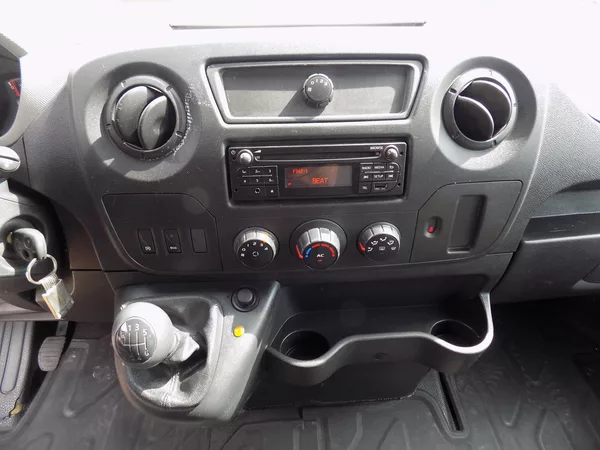 Opel Movano 2,3 CDTI 107 KW L1H1 9 MÍST - foto 32