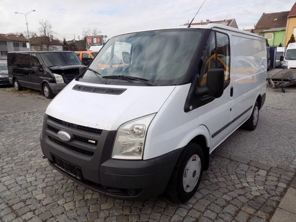 Ford Transit 2,2 TDCI 63 KW SWB 260 TAŽNÉ