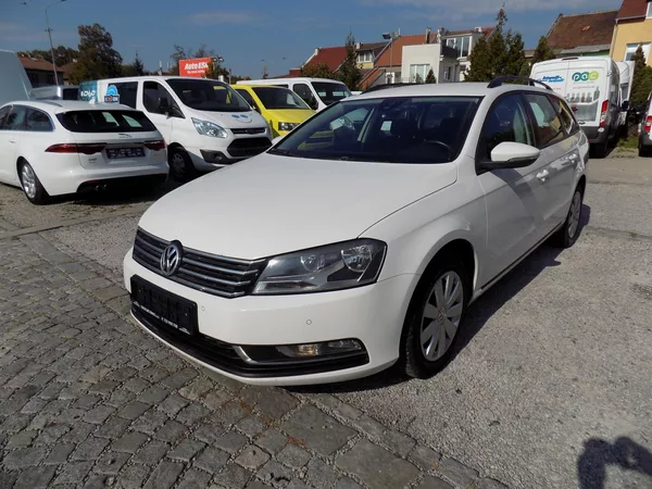 Volkswagen Passat 1,4 TSI 90 KW AUTOKLIMA VÝHŘEV