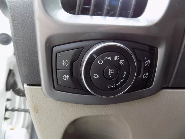 Ford Transit Custom 2,2 TDCI74 KW LWB KLIMA TZ DC - foto 19