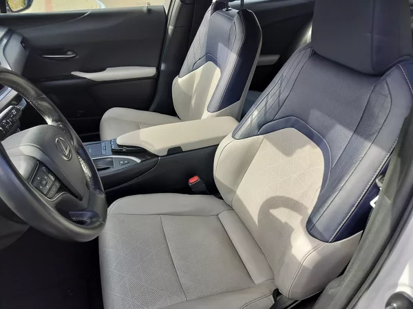 Lexus UX 250h black-white edition, kůže - foto 16