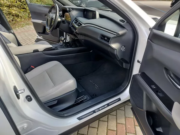 Lexus UX 250h black-white edition, kůže - foto 17