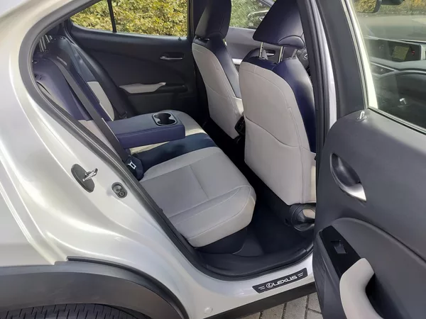 Lexus UX 250h black-white edition, kůže - foto 18