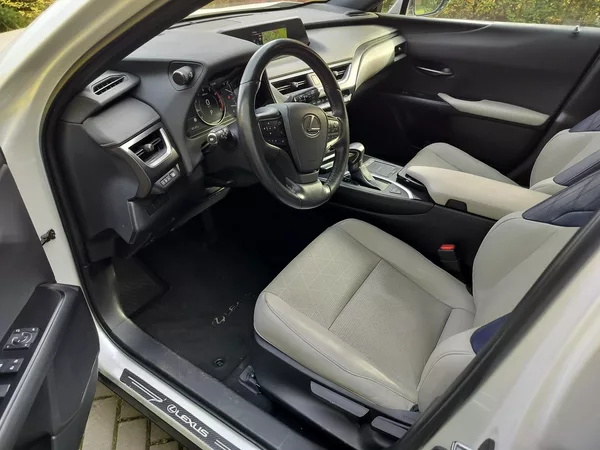 Lexus UX 250h black-white edition, kůže - foto 9