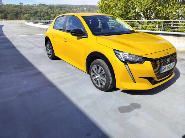 Peugeot 208 e