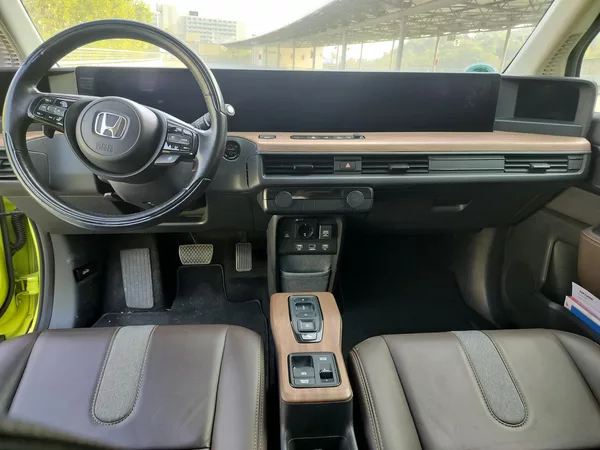 Honda e Advance, kůže - foto 11