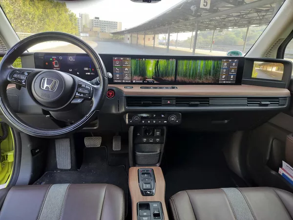 Honda e Advance, kůže - foto 12