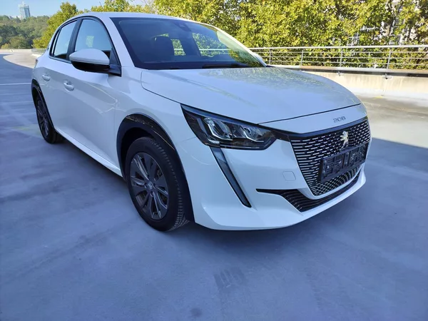 Peugeot 208 e