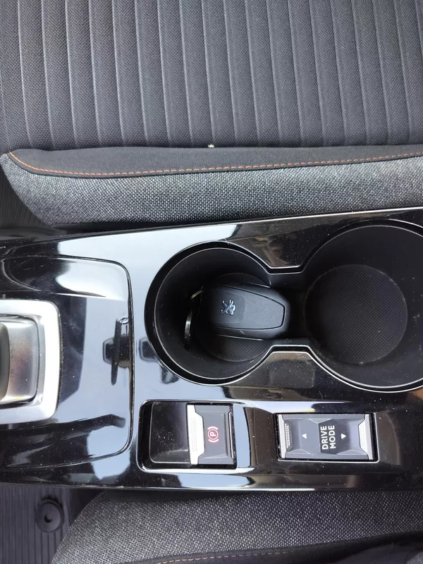 Peugeot 208 e - foto 19