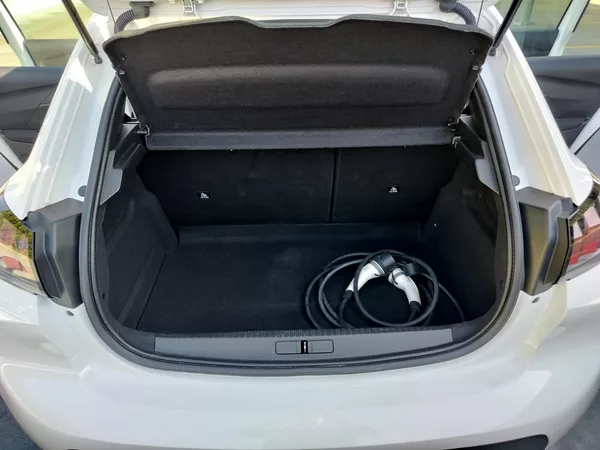 Peugeot 208 e - foto 25