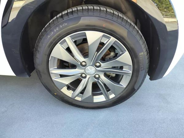 Peugeot 208 e - foto 26