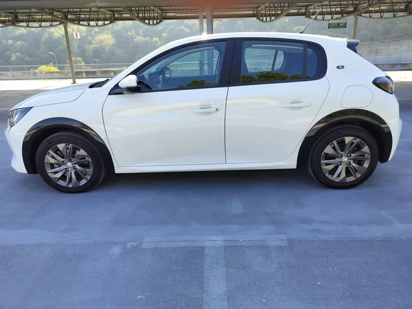 Peugeot 208 e - foto 4