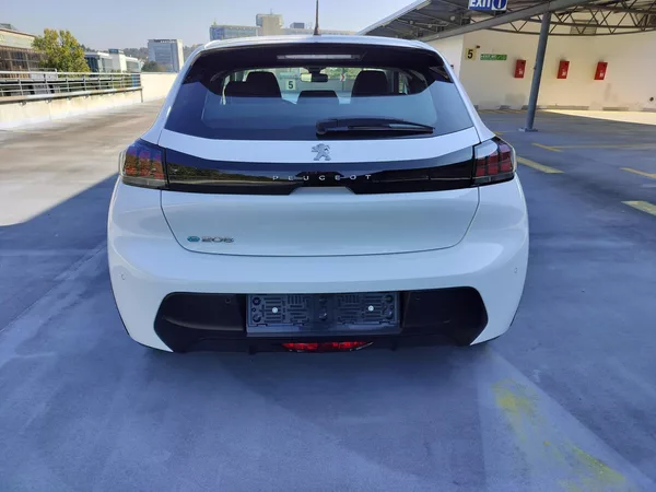 Peugeot 208 e - foto 6