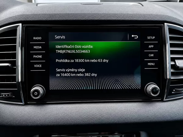 Škoda Karoq 1.5 TSI 110 kW DSG STYLE - foto 28
