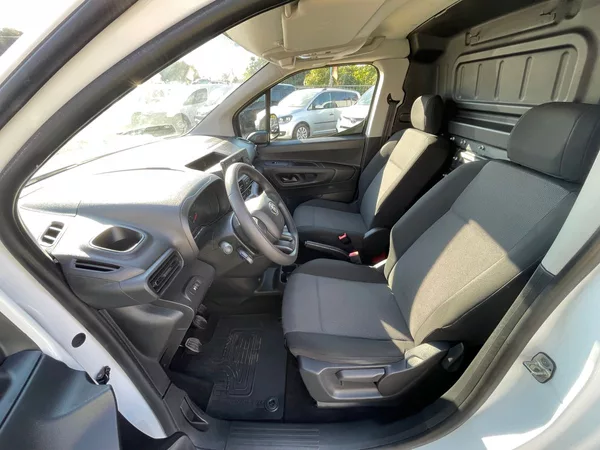 Toyota ProAce 1.5D-4D 75kW*L2H1*CZ*146tisKM - foto 9