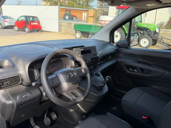 Toyota 1.5D-4D 75kW*L2H1*CZ*144tisKM - foto 16