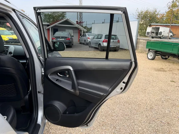 Toyota RAV4 2.2 D-CAT 110KW*4X4*71.TIS KM* - foto 18