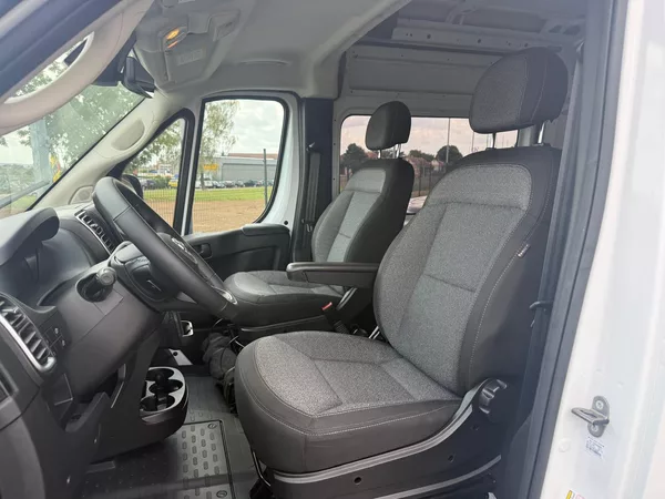 Dodge RAM 3500 SLT 3.6L V6 VVT High Roof - foto 10