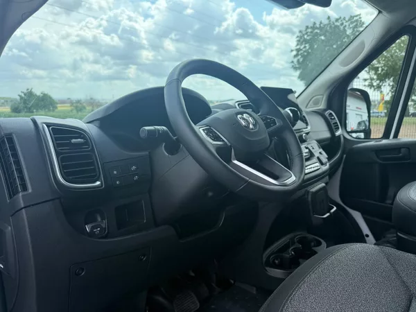 Dodge RAM 3500 SLT 3.6L V6 VVT High Roof - foto 11