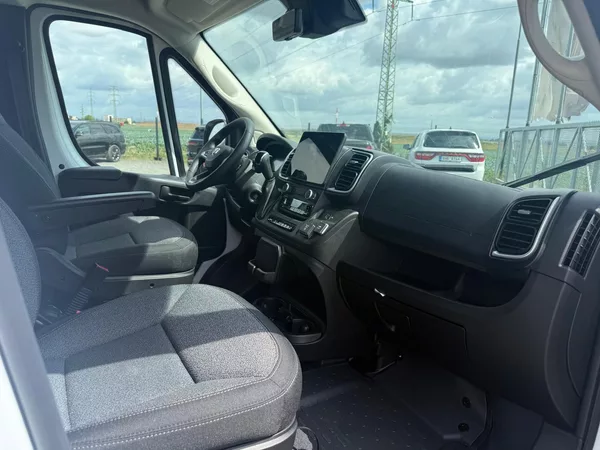 Dodge RAM 3500 SLT 3.6L V6 VVT High Roof - foto 13
