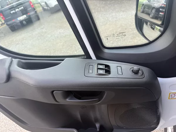 Dodge RAM 3500 SLT 3.6L V6 VVT High Roof - foto 14