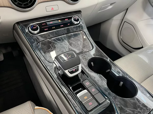 Dongfeng U-Tour Exclusive FR, světlý int. - foto 14